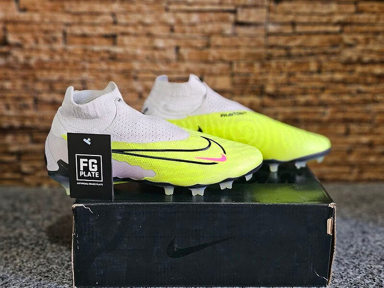کفش فوتبال نایک فانتوم جی ایکس Nike Phantom GX (بار آمازون) سایز 43