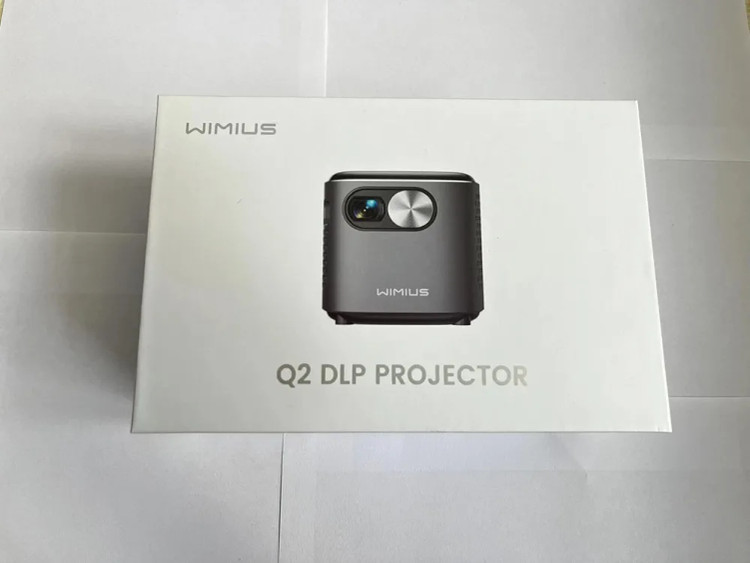 مینی ویدیو پروژکتور Wimius DLP مدل Q2 دارای حافظه داخلی،صفحه تاچ،شارژی و قابل حمل با کیفیت فول اچ دی